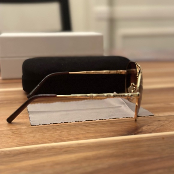 Gucci Sunglasses - Picture 6 of 7